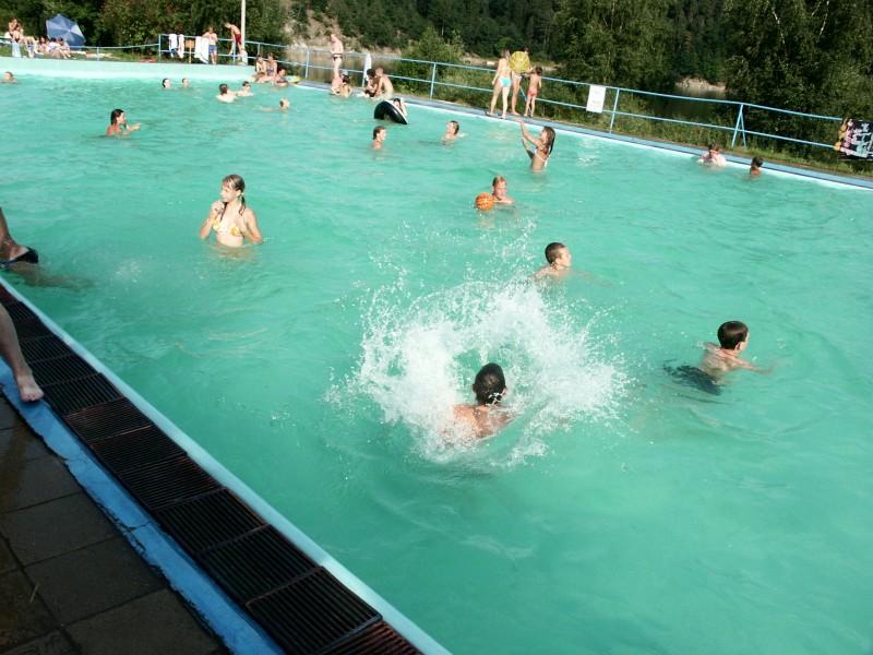 mb050728076.jpg